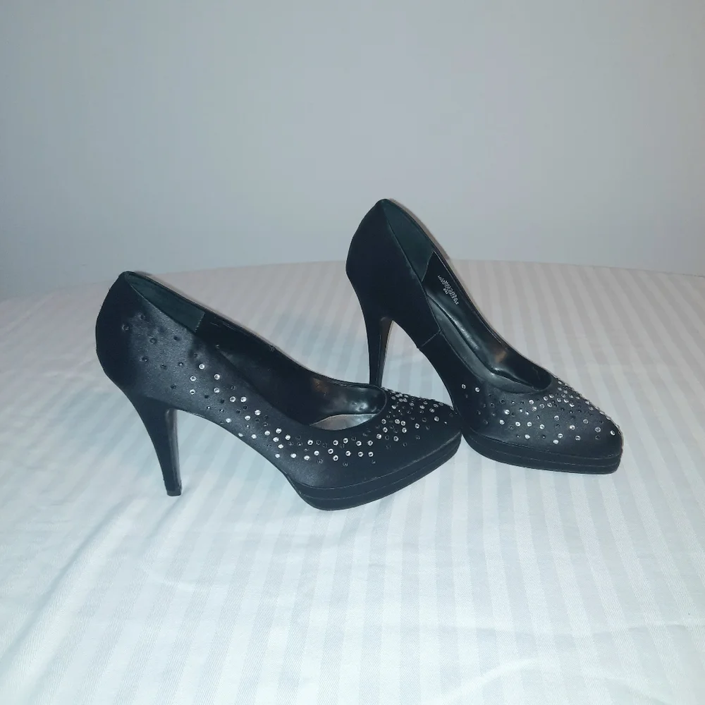 Black High Heel Pumps With Rhinestones Size 8